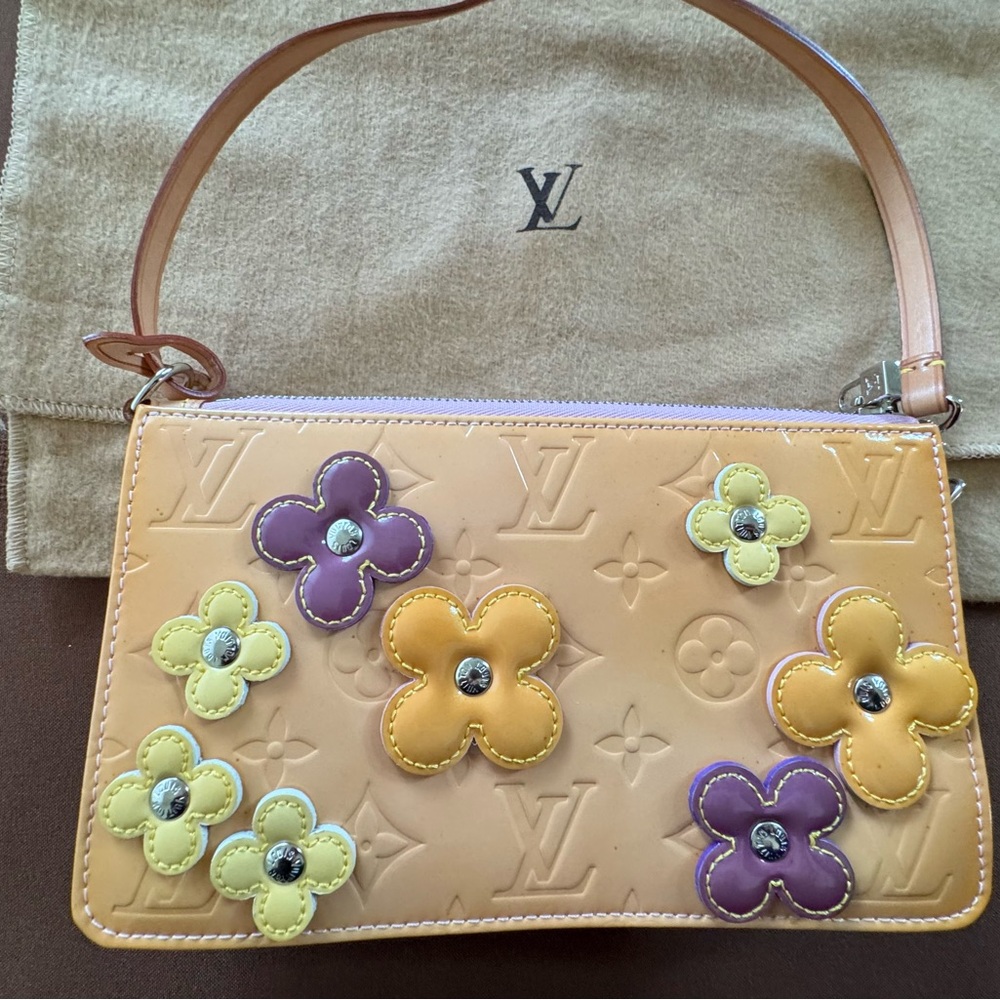 Louis Vuitton Fleur Lexington Yellow Vernis Pochette Bag